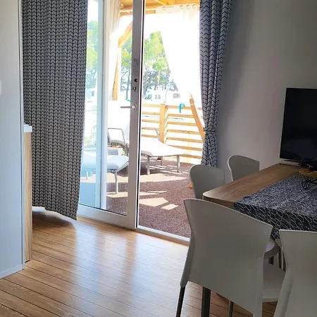 Campsite Mobile Homes Aurea Maris - Kamp Dole
